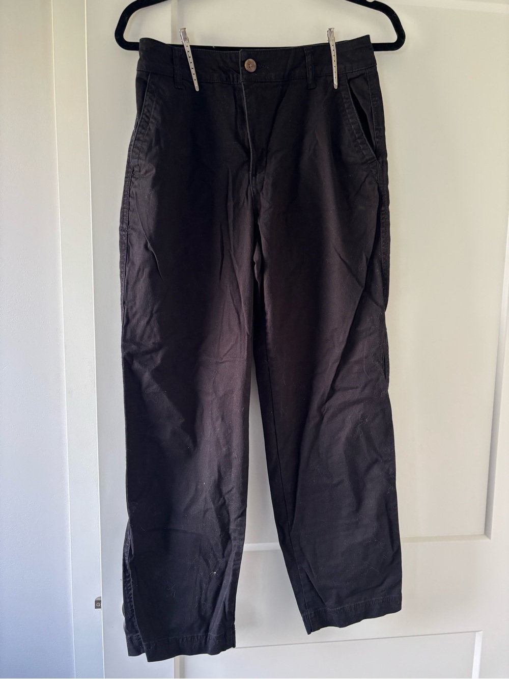 GAP Black Ankle-Length Cropped Chino Pants